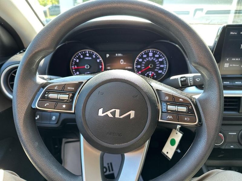 2023 Kia Forte LXSImage 30