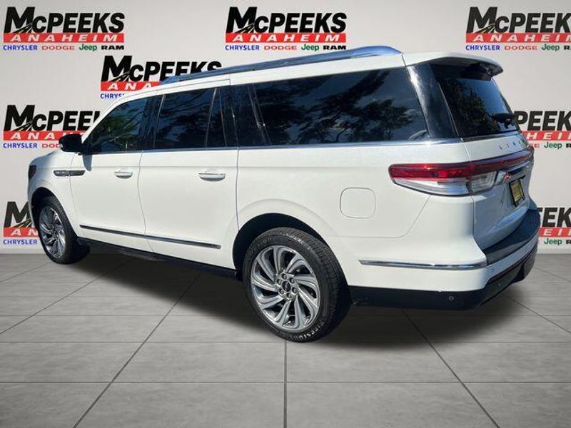 Used 2022 Lincoln Navigator ReserveImage 3