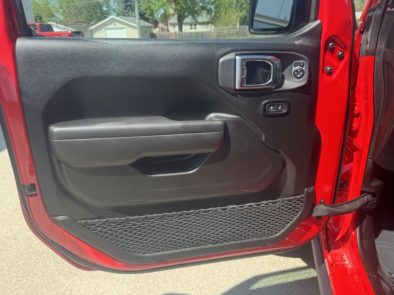 2025 Jeep Wrangler WillysImage 12