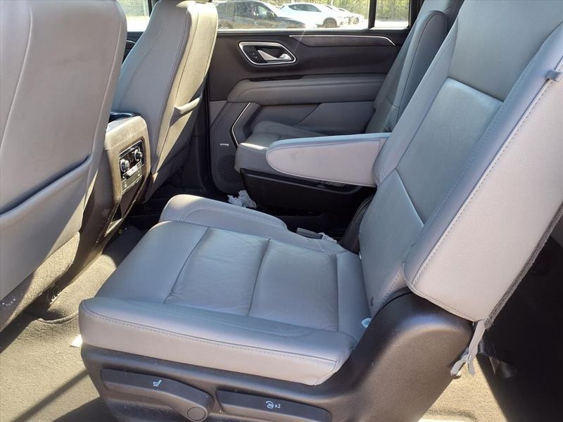 Used 2021 Chevrolet Suburban Z71Image 9