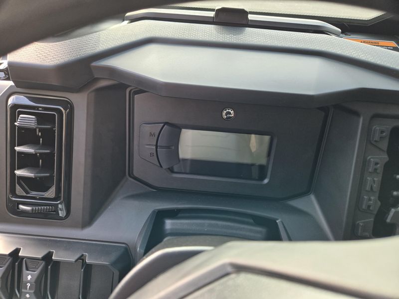 NEW 2026 CAN-AM DEFENDER LIMITED CAB HD11 Image 19