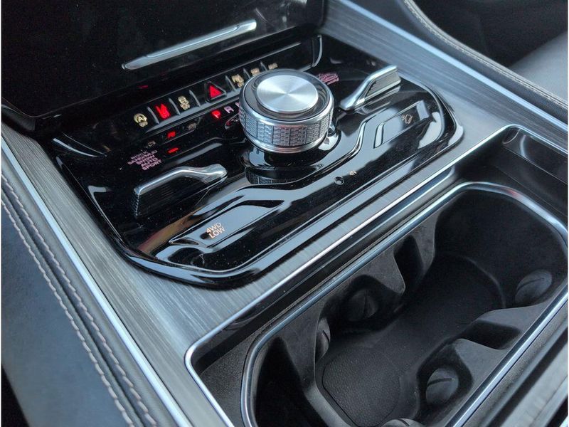 2023 Jeep Wagoneer L Series IIIImage 20