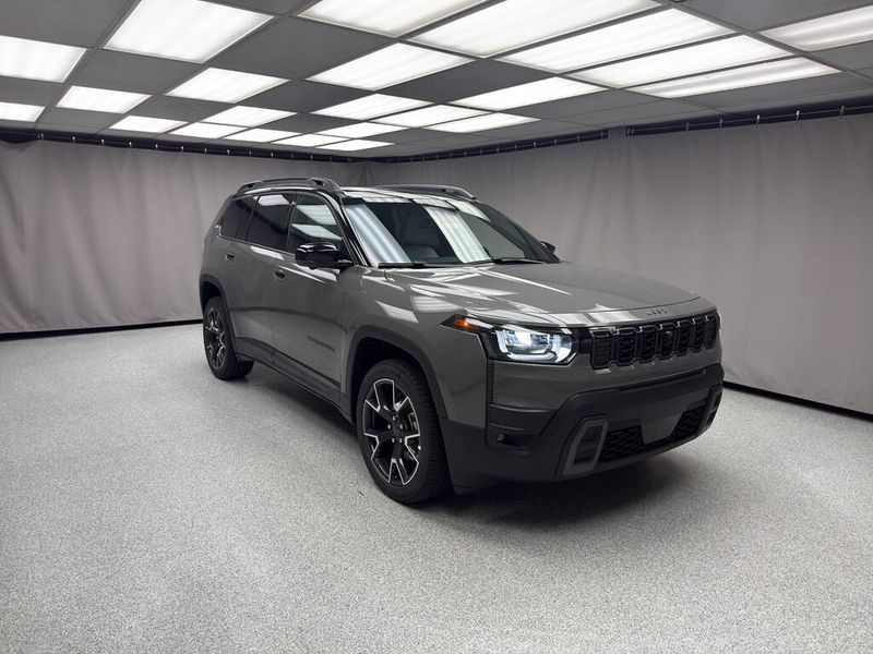 New 2026 Jeep Cherokee Overland 4x4Image 4