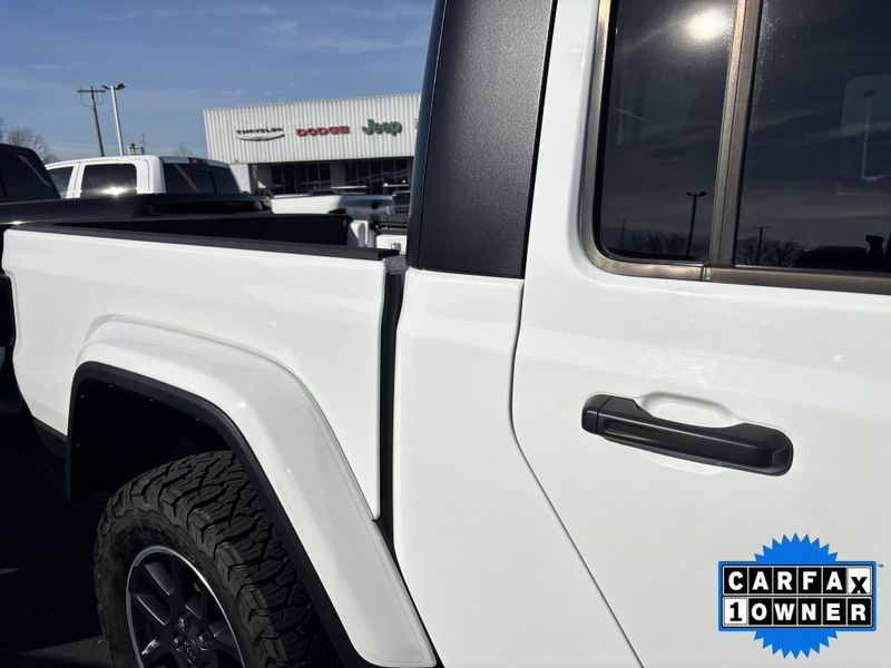 Used 2022 Jeep Gladiator OverlandImage 6