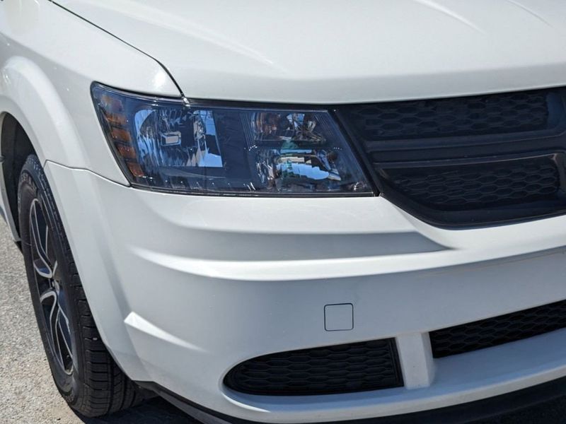 2018 Dodge Journey SEImage 9