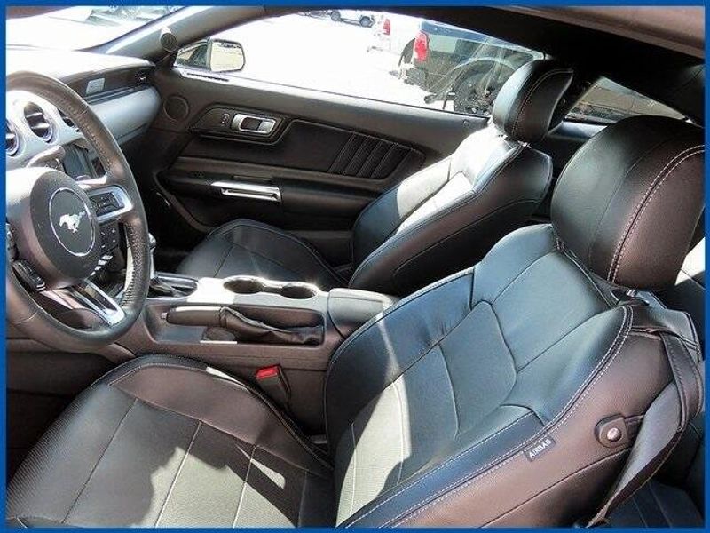 2022 Ford Mustang GT Premium photo 11