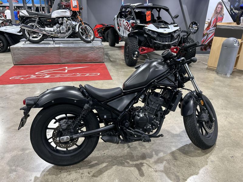 2022 Honda REBEL 300 ABS  in a BLACK exterior color. Del Amo Motorsports of Redondo Beach (424) 390-7811 delamomotorsports.com 