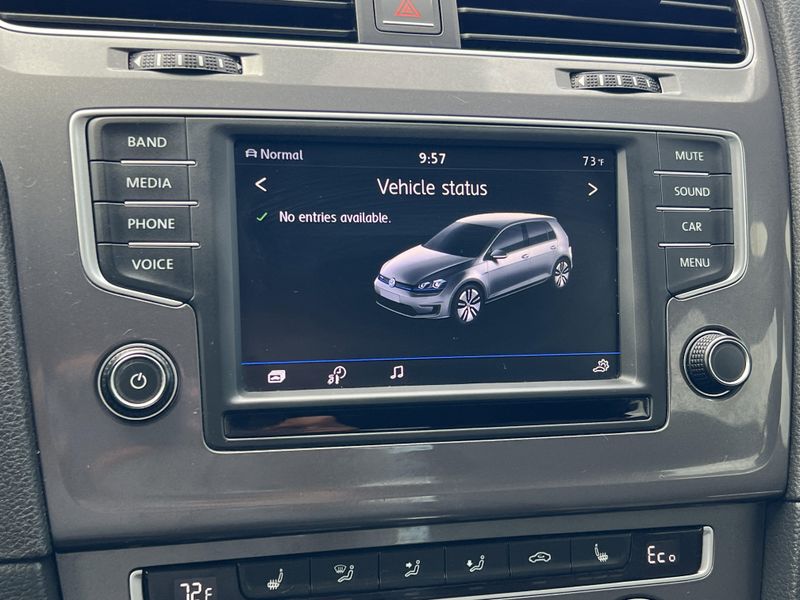 Used 2016 Volkswagen e-Golf SEImage 8