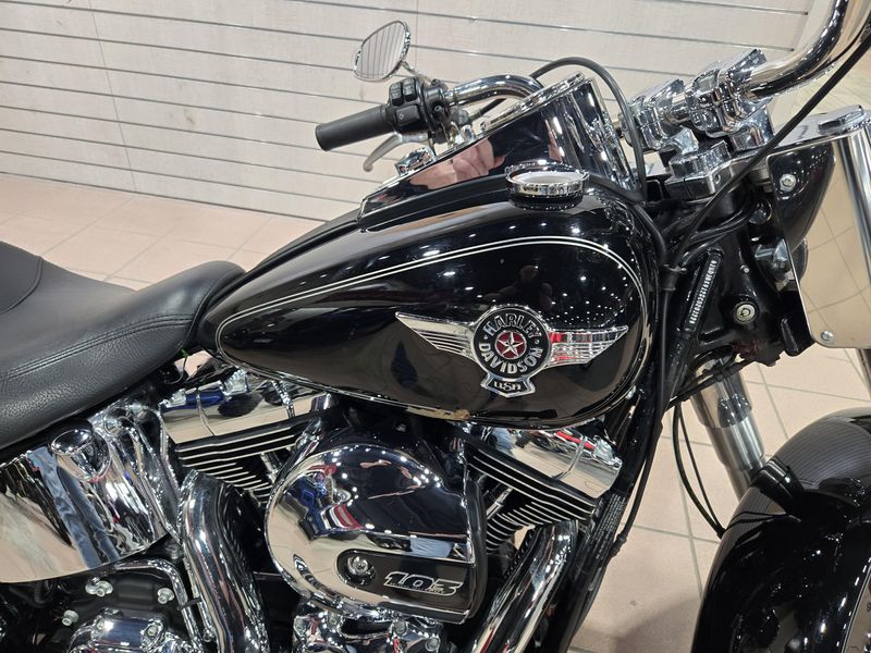2016 HARLEY SOFTAIL FATBOY BLACK Image 16