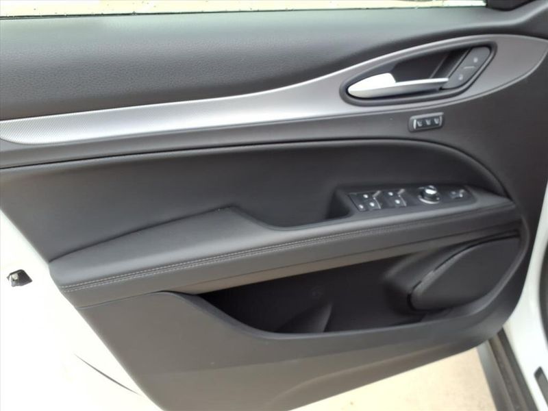 New 2025 Alfa Romeo Stelvio AwdImage 21