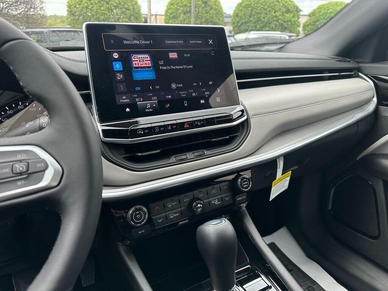 2025 Jeep Compass Limited 4x4Image 3