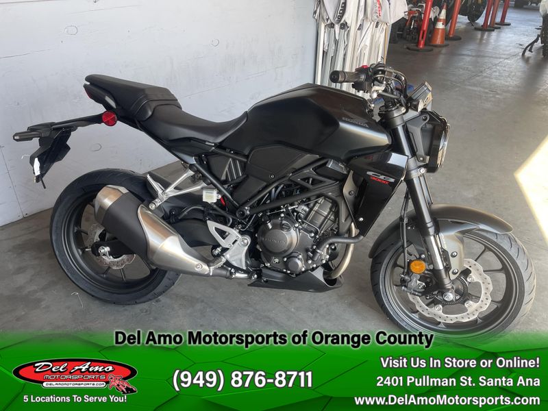 2025 Honda CB300R ABS Image 2