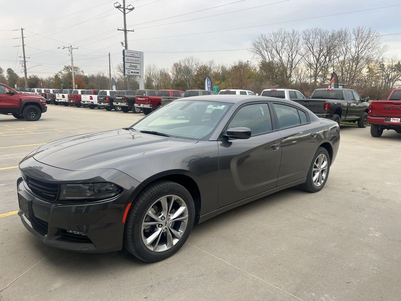 Used 2022 Dodge Charger SXTImage 2