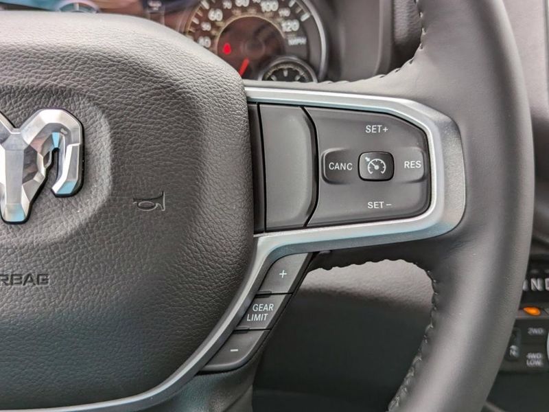 2023 RAM 1500 Big Horn Crew Cab 4x4 5