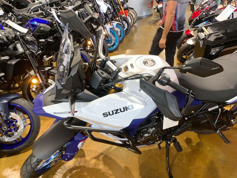 New 2025 Suzuki V-STROM 800DE ADVENTURE Image 10