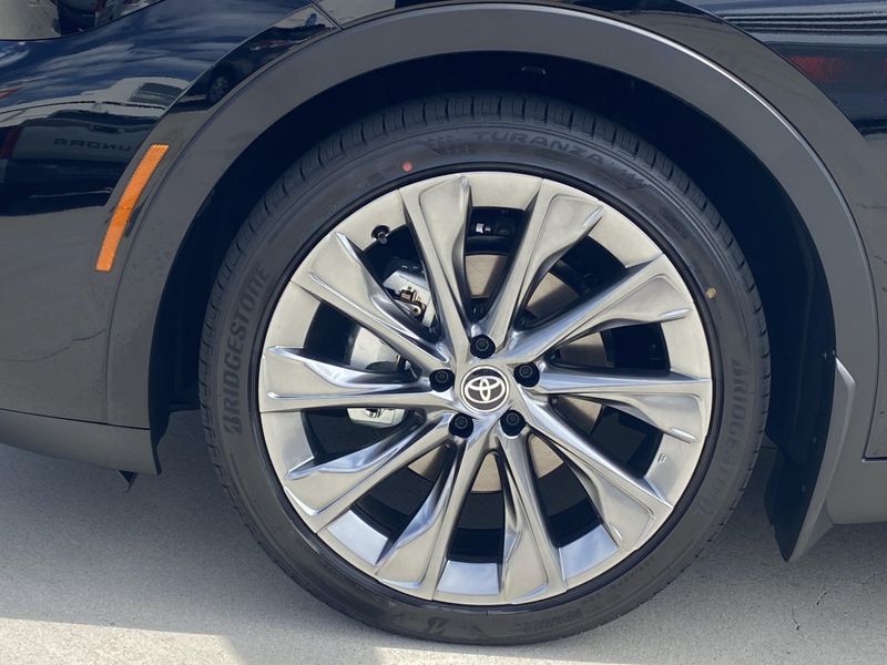 New 2026 Toyota Crown LimitedImage 8