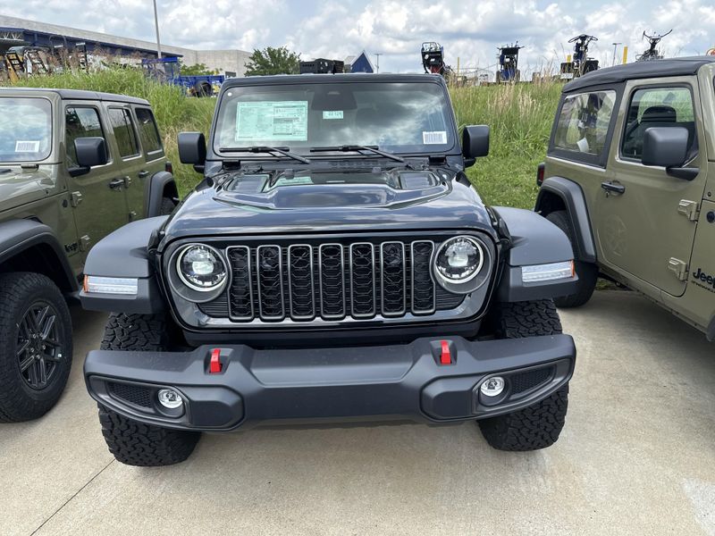 2025 Jeep Wrangler 2-door RubiconImage 2