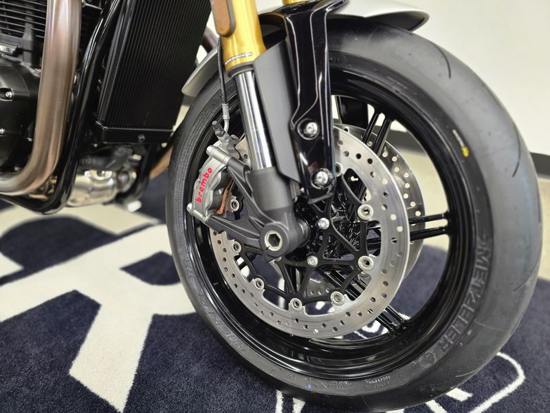 2025 Triumph SPEED TWIN 1200 RS 