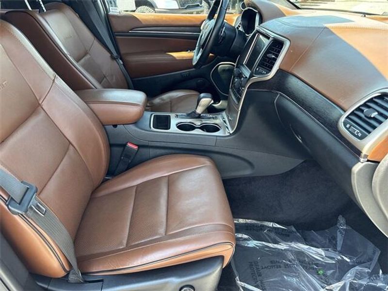 Used 2016 Jeep Grand Cherokee SummitImage 12
