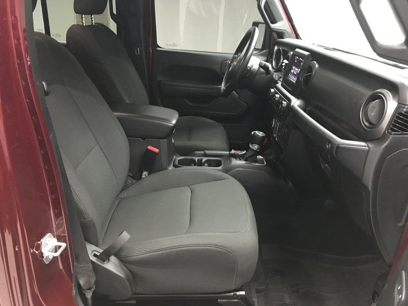 2022 Jeep Gladiator Willys photo 23