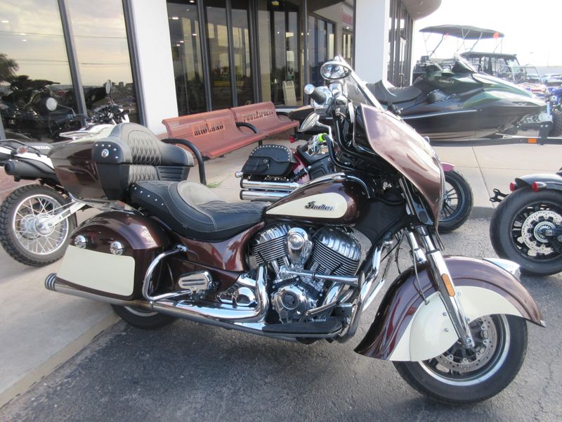 USED 2017 INDIAN MOTORCYCLE ROADMASTER Image 2