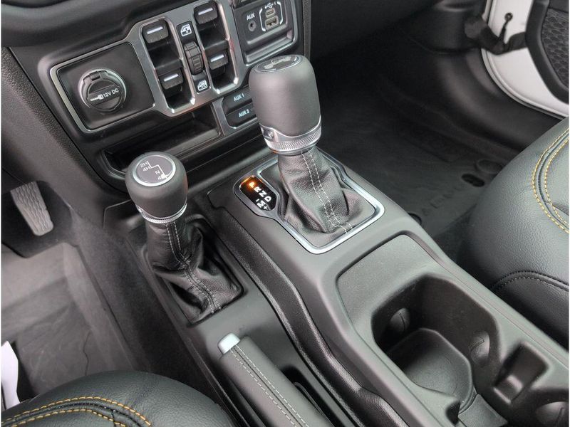 New 2025 Jeep Wrangler 4-door SaharaImage 21