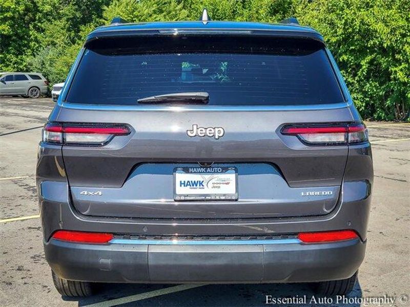 2024 Jeep Grand Cherokee Laredo photo 3