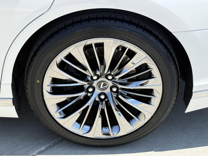 2021 Lexus LS 500Image 15
