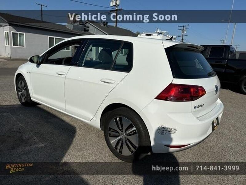 2016 Volkswagen e-Golf SEImage 7