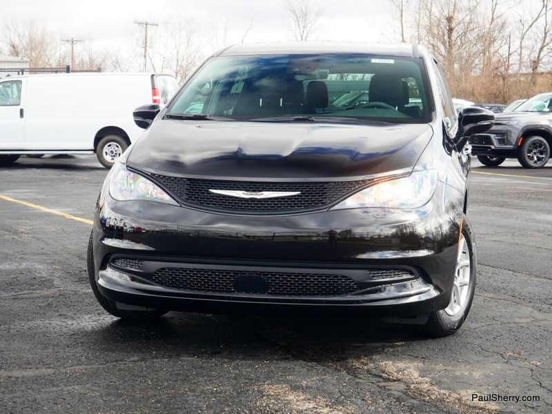 New 2026 Chrysler Voyager Lx
