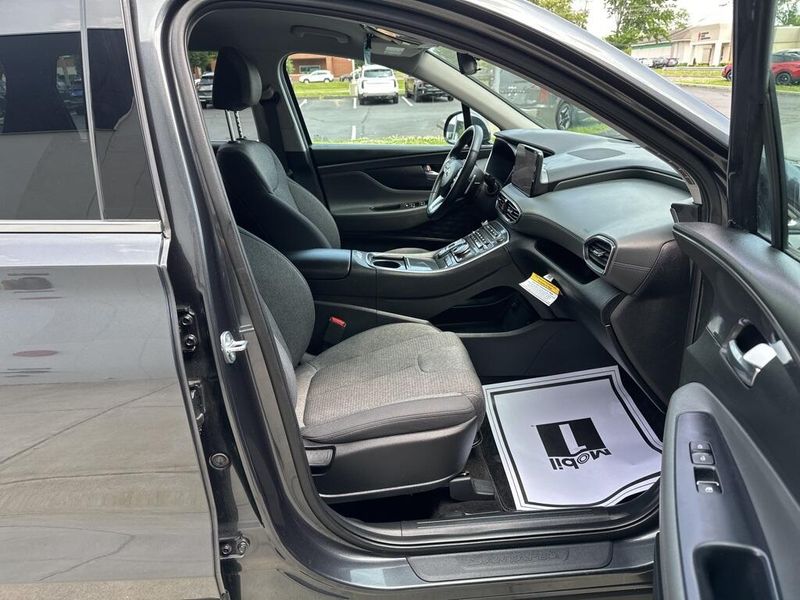 Used 2023 Hyundai Santa Fe SELImage 16