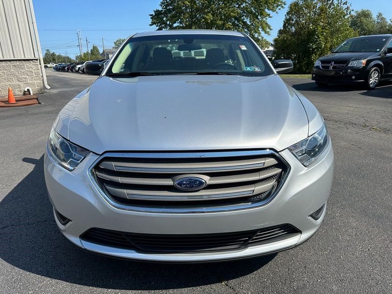 2019 Ford Taurus SEImage 9