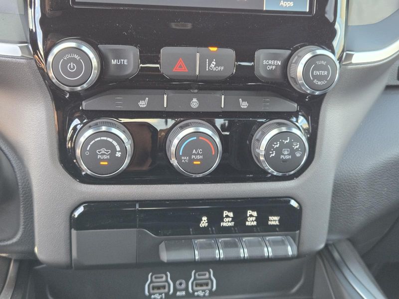 New 2026 RAM 1500 Big Horn Crew Cab 4x4 5'7' Box