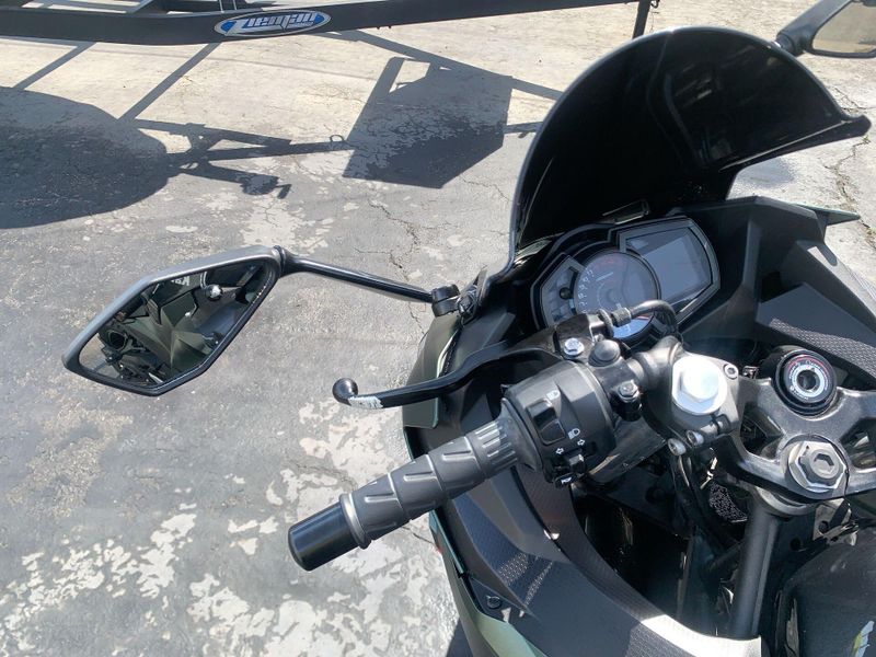 Used 2023 Kawasaki Ninja 400 Base Image 17