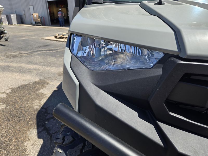 NEW 2027 POLARIS RANGER CREW XP 1000 CAB Image 12