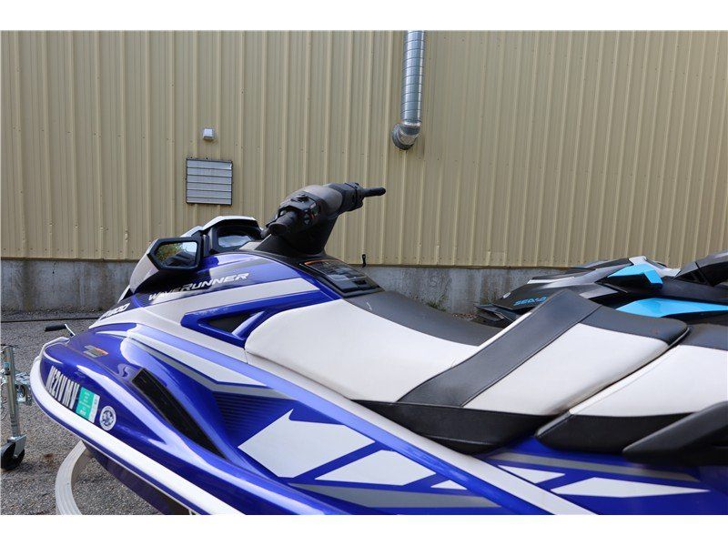 2018 Yamaha GP1800-BLUE/WHITE Image 2