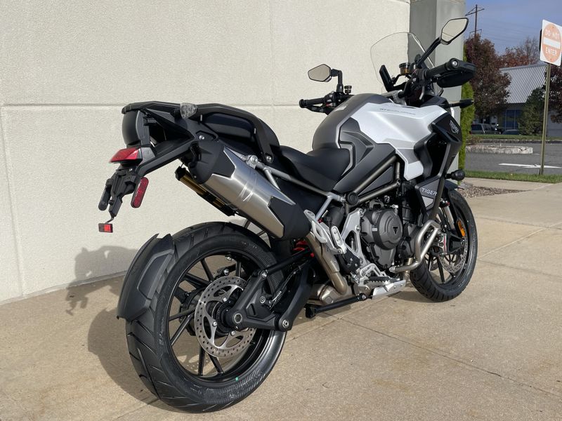 2024 Triumph TIGER 1200 GT EXPLORERImage 3