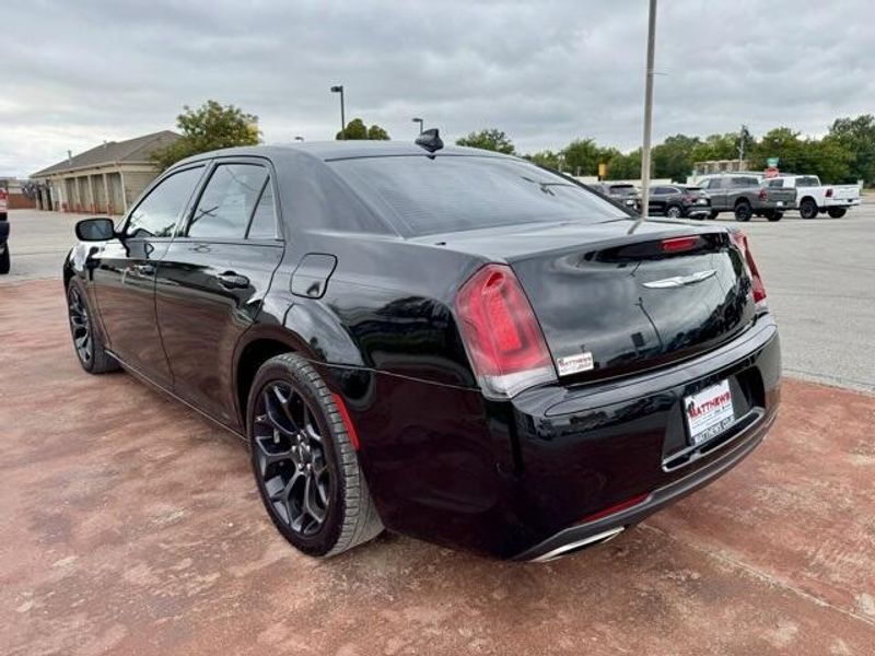 Used 2019 Chrysler 300 TouringImage 7