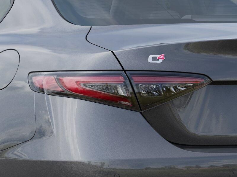 New 2025 Alfa Romeo Giulia AwdImage 31