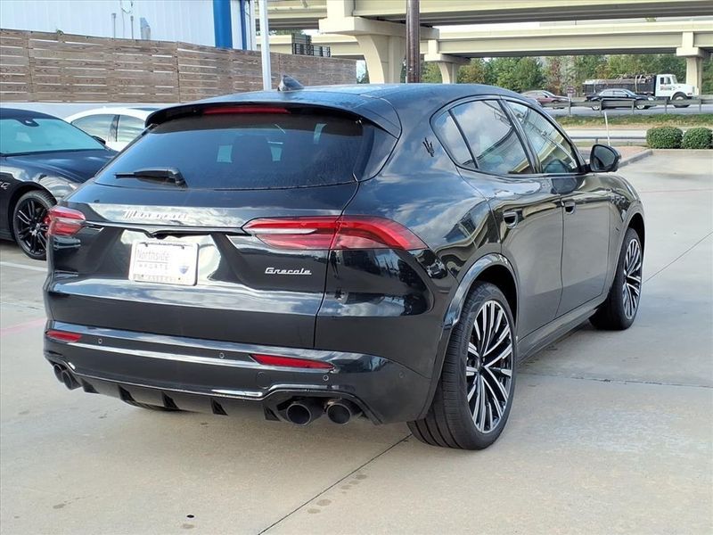 New 2025 Maserati Grecale ModenaImage 6