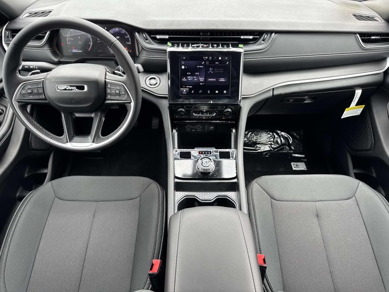 New 2026 Jeep Grand Cherokee L Laredo 4x2