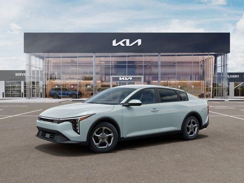New 2026 Kia K4 LXSImage 4