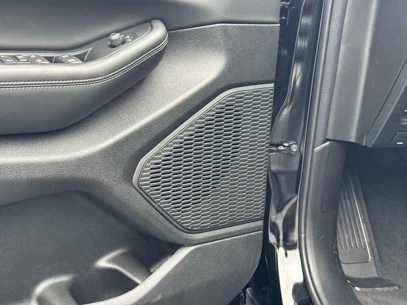 New 2026 Jeep Grand Cherokee Laredo 4x2