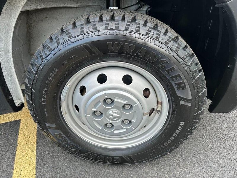2023 RAM ProMaster 2500 High RoofImage 24