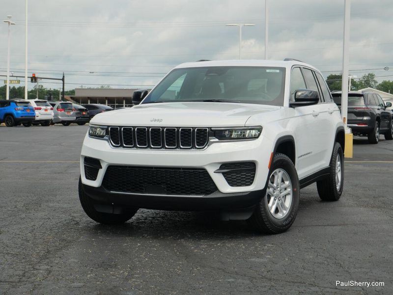 New 2025 Jeep Grand Cherokee Laredo 4x2Image 5