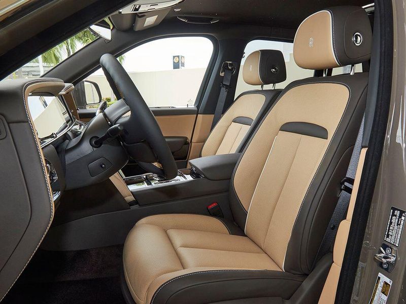 New 2027 Rolls-Royce Cullinan Image 11