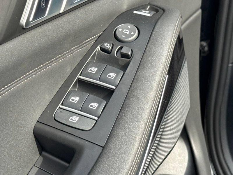 New 2027 BMW X7 xDrive40iImage 16