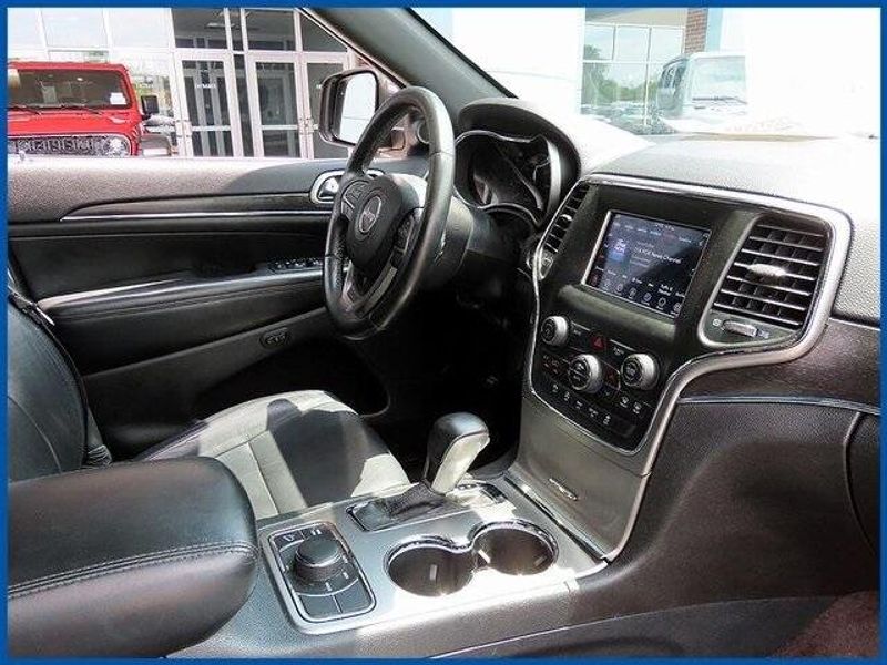 Used 2018 Jeep Grand Cherokee LimitedImage 8
