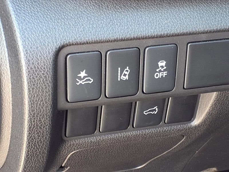 2024 Mitsubishi Eclipse Cross SE photo 21