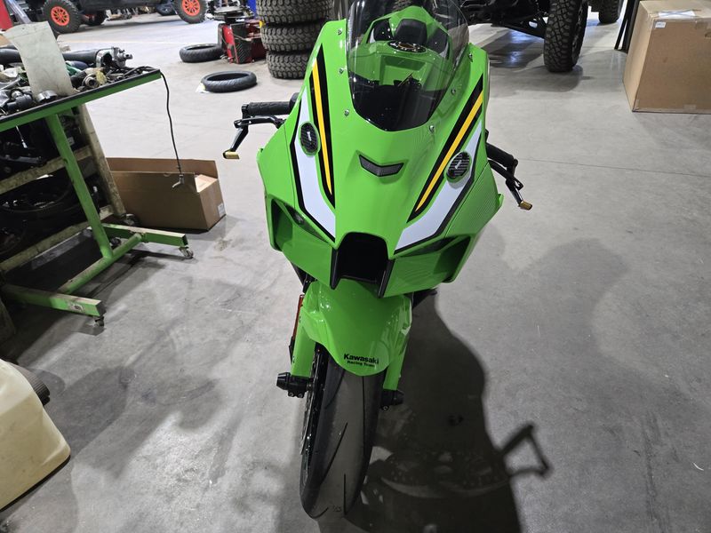 USED 2025 KAWASAKI NINJA ZX10R ABS KRT EDITION Image 8